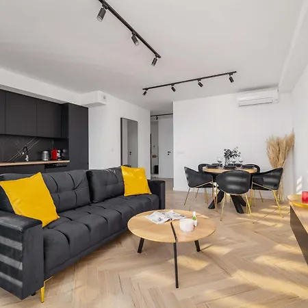 Appartamento Luksusowy, Klimatyzowany W Krakowie Z Biurkiem I Parkingiem By Renters Prestige
